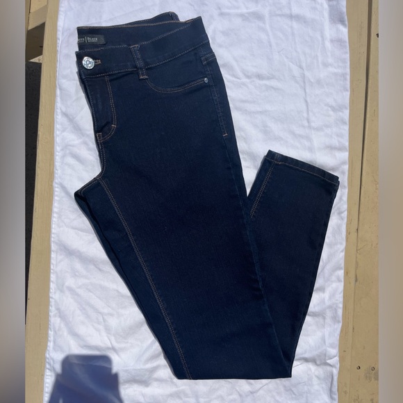 WHBM Skinny Jeans - Picture 2 of 3